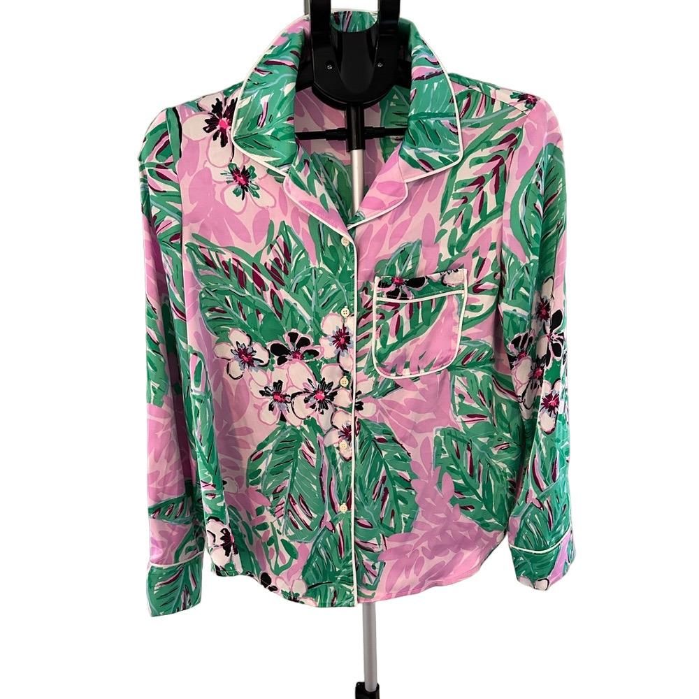 NEW LILLY PULITZER PURPLE AND GREEN FLORAL BUTTON DOWN PAJAMA TOP